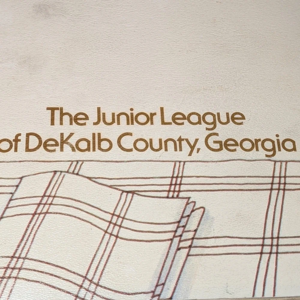 Puttin' on the Peachtree Junior League DeKalb County GA Cookbook 1979 1st Ed